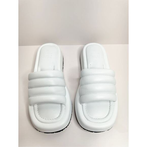 P448 Slides Size US 7 New With Box Womens White‎ Color Summer Sandals - Picture 4 of 12